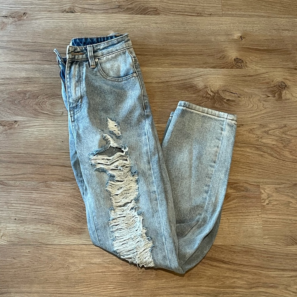 Ripped Mom Jeans